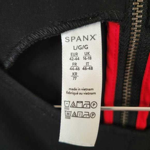 SPANX The Perfect Fit and Flare Dress - Picture 6 of 9